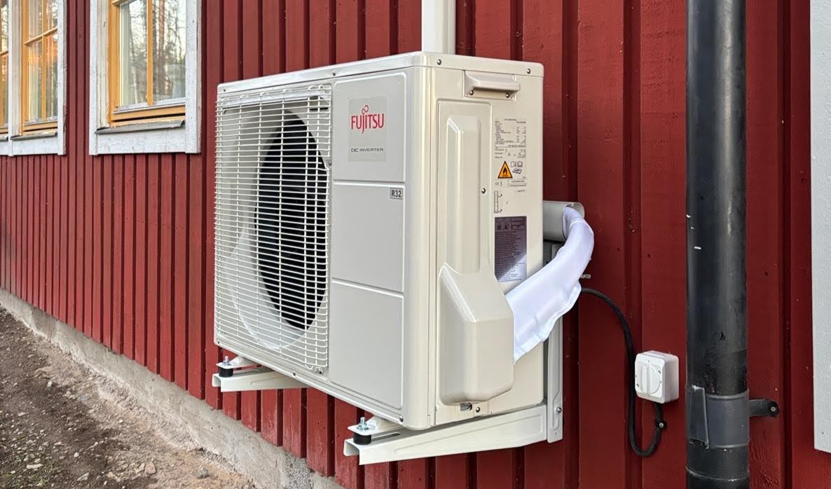 Fujitsu-värmepump på villa